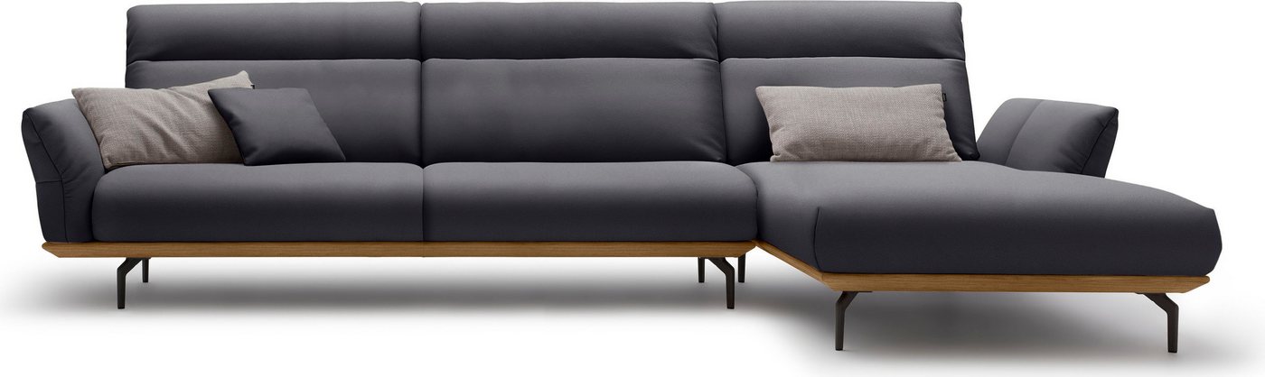 Creation BY ROLF BENZ Ecksofa CR.460, Sockel in Nussbaum, Winkelfüße in Umbragrau, Breite 338 cm Creation BY ROLF BENZ Ecksofa CR.460, Sockel in Nussbaum, Winkelfüße in Umbragrau, Breite 338 cm von Creation BY ROLF BENZ