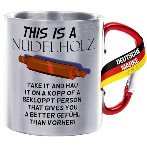 CreaLuxe Edelstahltasse mit Karabiner 'This is a Nudelholz take it and hau it' Tasse bedruckt, Kaffeetasse, Bürotasse, Metalltasse mit Name von Creativ Deluxe