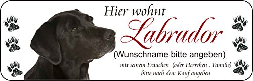 Creativ Deluxe Hier wohnt Labrador (Wunschname) mit seinem Frauchen Hunde-Deko Schilder Türschild Vintage Schild lustige Dekoschilder Wanddeko Wandschild Holzschild Geschenk von Creativ Deluxe