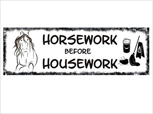 Creativ Deluxe Pferdeschild -Türschild Vintage Schild Dekoschild Wandschild Tierschild Holzschild Geschenk Pferd - Horsework Before Housework von Creativ Deluxe