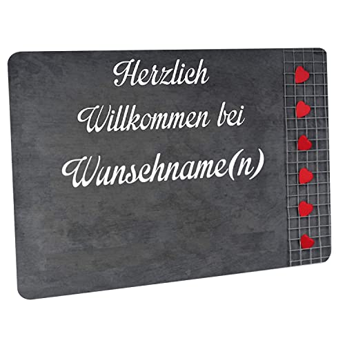 Creativ Deluxe Fussmatte mit Wunschnamen/Wunschtext - Herzlich Willkommen - 6 Rote Herzen - 60x40 cm - Gummi Rückseite/rutschfest - Filzoberfläche - Bedruckte Türmatte - Innenmatte - Schmutzmatte von Creativ Deluxe