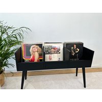 Plattenspieler Konsolentisch - Ständer Mit Lp Ablage Mid Century Schallplattenschrank Handgefertigtes Musikmöbel Aus Massivholz Plattenspieler Konsolentisch - Ständer Mit Lp Ablage Mid Century Schallplattenschrank Handgefertigtes Musikmöbel Aus Massivholz von CreativeArchitDesign