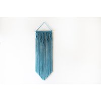 Blau Gefärbt Handgemachte Makramee Wandbehang Blau Gefärbt Handgemachte Makramee Wandbehang von CreativeChicShop