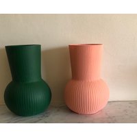 Grün Strukturierte Blumenvase , Grün, Pfirsich Wohnkultur Grün Strukturierte Blumenvase , Grün, Pfirsich Wohnkultur von CreativeChrisma