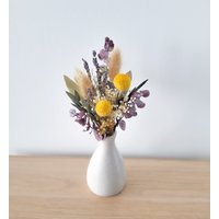 Mini-Trockenblumenstrauß, Mini-Trockenblumenvase, Gelber Trockenstrauß, Vasenarrangement, Kleine Herzstücke, Dyi-Blumen von CreativeCosmosCo