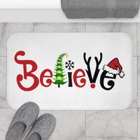 Believe Badematte, in The Magic Badezimmer Teppich, Accessoires, Bad Dekor, Merry Christmas Weihnachten von CreativeCreationsTLC