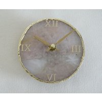 Rosenquarz Runduhr, Moderne Schreibtisch/Wanduhr, Perfektes Geschenk, Haus Wärmende Geschenke von CreativeHandStoneArt