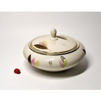 Bonboniere Bzw. Zuckerdose Aus Porzellan/15cm Durchm. Blattdekor in Pastellfarben 60Er Mid Century Vintage Kaffeekränzchen Bonboniere Bzw. Zuckerdose Aus Porzellan/15cm Durchm. Blattdekor in Pastellfarben 60Er Mid Century Vintage Kaffeekränzchen von CreativeMacroArt