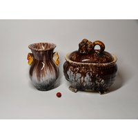 Hübsches 2Tlg Set Bonboniere & Vase Aus Keramik Von Bay/Deckeldose Laufglasur West German Pottery 60Er Mid Century Vintage Hübsches 2Tlg Set Bonboniere & Vase Aus Keramik Von Bay/Deckeldose Laufglasur West German Pottery 60Er Mid Century Vintage von CreativeMacroArt
