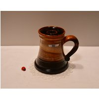 Kerzenhalter Aus Keramik Von Heibi/Mit Griff 12, 5cm Hoch Kerzenständer Brauntöne 70Er Vintage Retro Wohndeko Tischdeko Kerzenhalter Aus Keramik Von Heibi/Mit Griff 12, 5cm Hoch Kerzenständer Brauntöne 70Er Vintage Retro Wohndeko Tischdeko von CreativeMacroArt