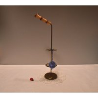 Kultiger Serviettenhalter Aus Messing Von Veb Halbzeugwerk Auerhammer/Ddr Ostalgie 27cm Hoch 60Er Mid Century Vintage Retro von CreativeMacroArt