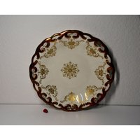 Prunkschale Aus Porzellan Von Koenigszelt "Sibylle"/Golddekor Durchbrochener Rand 26, 5cm Durchm. Vintage 60Er Mid Century Prunkschale Aus Porzellan Von Koenigszelt "Sibylle"/Golddekor Durchbrochener Rand 26, 5cm Durchm. Vintage 60Er Mid Century von CreativeMacroArt