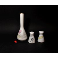 Rosenthal "Form 2000" - Vase & 2 Salzstreuer Aus Porzellan/Raymond Peynet Blattdekor Tischdeko 80Er Vintage 3Tlg Set Rosenthal "Form 2000" - Vase & 2 Salzstreuer Aus Porzellan/Raymond Peynet Blattdekor Tischdeko 80Er Vintage 3Tlg Set von CreativeMacroArt