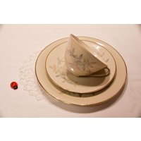 Sammeltassengedeck 3Tlg/Zeh Scherzer Bavaria Porzellan Blattdekor Pastellfarben 50Er 60Er Mid Century Vintage Retro Sammeltassengedeck 3Tlg/Zeh Scherzer Bavaria Porzellan Blattdekor Pastellfarben 50Er 60Er Mid Century Vintage Retro von CreativeMacroArt