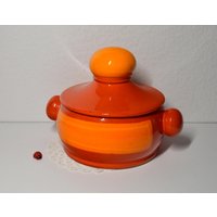 Tolle Terrine Bzw. Schüssel Von Zeller Keramik/Zell Am Harmersbach Rot-Orange 17, 5cm Hoch Geschirr 70Er Flower Power Space Age von CreativeMacroArt