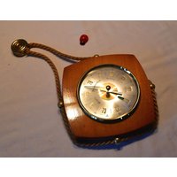 Vintage Barometer Mit Holzgehäuse Und Kordel/Wetterstation Viereckige Form 14x14cm 50Er 60Er Mid Century Retro Kult von CreativeMacroArt