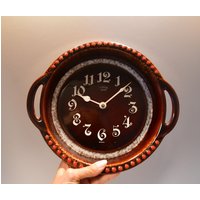 Wanduhr Von Emes Quartz Mit Keramikgehäuse/Küchenuhr 24x27cm Batteriebetrieben Wanddeko 60Er 70Er Vintage Retro Kult Wanduhr Von Emes Quartz Mit Keramikgehäuse/Küchenuhr 24x27cm Batteriebetrieben Wanddeko 60Er 70Er Vintage Retro Kult von CreativeMacroArt