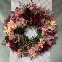 Großer Künstlicher Sommerkranz Mit Dahlien Und Vielen Anderen Materialien Großer Künstlicher Sommerkranz Mit Dahlien Und Vielen Anderen Materialien von CreativeSeidenblumen