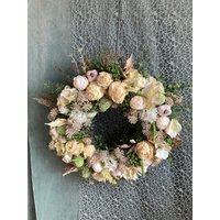 Kranz Mit Verschiedenen Materialien von CreativeSeidenblumen