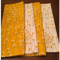 Daisy Gelbe Und Weiße Stoffservietten Daisy Gelbe Und Weiße Stoffservietten von CreativelyPam