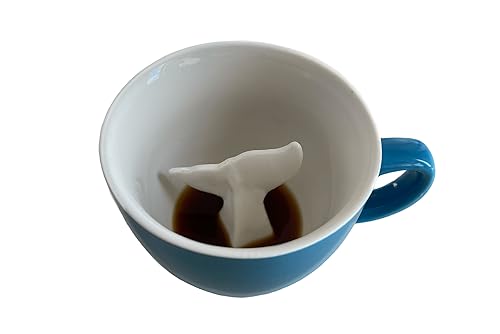 Creature Cups Keramiktasse mit Walschwanzmotiv, 325 ml, Ozeanblau außen) – verstecktes 3D-Tier im Inneren – Geburtstag, Urlaubsgeschenk für Liebhaber von Meerestieren und Kaffee und Tee von Creature Cups