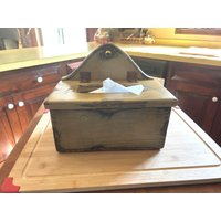 Primitive Grungy Holz Taschentücherbox Primitive Grungy Holz Taschentücherbox von CreekSideCountry