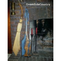 Primitive Holz Extra Langer Griff Alte Welt Brotbrett - Jede Farbe Primitive Holz Extra Langer Griff Alte Welt Brotbrett - Jede Farbe von CreekSideCountry