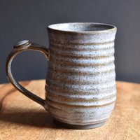 Rustikaler Handgemachter Becher/Keramiktasse Lavendel Spülmaschinenfest 16 Oz von CreektreeClay