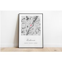 Personalisiertes "Zuhause" Poster | Schwarz-Weiß Design Mit Koordinaten Und Herzmarkierung Wählbarer Kartenausschnitt Digitaler Download von CrimeAndDine