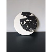 Mond, Berg, Sterne Wand Hängend von CrimsonFoxStudio