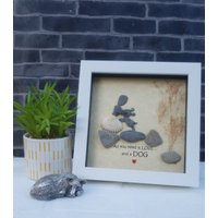 "Schöne "All You Need Is Love, & A Dog" Kieselsteinkunst, Dame Mit Ihren Haustier-Natursteinen." von CristinasQuirkyCraft