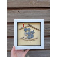 Wunderschöner "A House Is Not A Home Without Dog" Kiesel Kunst Rahmen von CristinasQuirkyCraft