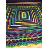 Moderne Helle Oma Decke von CrochetKnitComfort