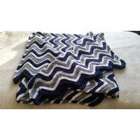 Gehäkelte Decke Für Erwachsene in Yankee's Colors, Unisex-Decke Erwachsene, Blau, Weiß Und Grau. Doppel-Größen-Decke. Versandfertig. Kostenloser von CrochetbyKathie