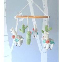 Lama Und Kaktus Baby Mobile, Boho Kinderzimmer Dekor von Crochetonatree