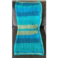 Handgemachte Gehäkelte Blaue Und Grüne Baby-Decke von CrochetsforSweetpea