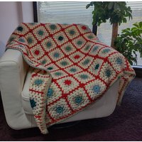 Afghane, Decke, Überwurf | Grün, Rot Und Weiß. 60 X 50 cm. 50% Recyceltes Garn. Pflegeleicht. Kostenloser Versand | Uk. Perfektes Geschenk von CrossInHandCrafts