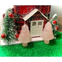 Einen Winzigen Rosenquarz Kristall Baum - Miniatur Geschnitzter Stein Rosenquarz Mini Weihnachtsbaum Winzige Dinge von CrossMyHeartCo