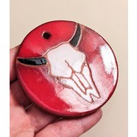 Lenkschädel Totenkopf Medaillon Keramik 2, 75 Zoll von CrowTreeVintage