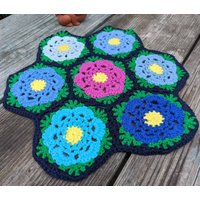 Süße Oma Chic Platheit Helle Quilt Handgefertigt von CrowTreeVintage