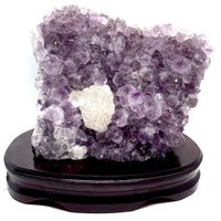 Amethyst Auf Ständer, Mit Calcit Freeform Ständer von CrystalParadigms