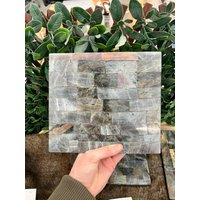 Labradorit-Fliese, 8 5/8 Zoll X 7 3/4 Zoll, 2 Pfund 10 Unzen, Güteklasse Aaa+, Wunderschönes Blitzorange Und Lila, Jeder Abschnitt Hat Einen Tollen von CrystalsAhoy