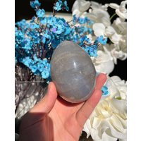 Seltenes Großes Blaues Rosenquarz Ei, Seltenes Vorkommen, Gefüllt Mit Regenbogenn, Kristallei von CrystalsbyDG
