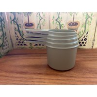 Vintage Tupperware Messbecher von Cubbscove