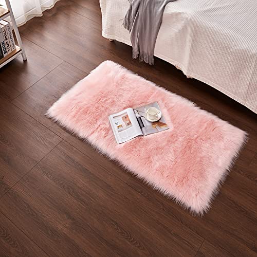 Cumay Faux, Schafsfell-Teppich, Wollimitat, geeignet für Wohnzimmer Teppich, lang, weich, flauschiges Fell, als Bettvorleger, Sofa-Teppich (Pink, 80 x 180 cm). von Cumay