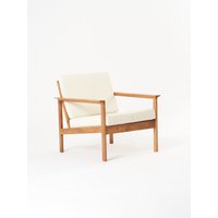 Reloved Armlehnstuhl. Cremeweiß | Vintage Stuhl Akzent Boucle Polster Restaurierung Mid Century Modern von CupOfTeaSI