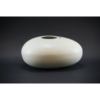 Große Asa Keramik-Vase Mit Dekorativem Dekor in Kieselstein-Form Große Asa Keramik-Vase Mit Dekorativem Dekor in Kieselstein-Form von CurialVintage