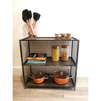 Metall Und Drahtgeflecht Aufbewahrungsschrank - Industrielles Sideboard Stahlvitrine von CushClarkFurniture