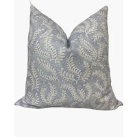 Schumacher Etched Farn Blau Doppelseitig Kissenbezug Dekoratives Kissen von CushiDesignsCo