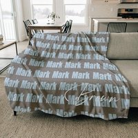 Personalisierte Fettschrift Decke Mit Namen, Benutzerdefinierte Geschenk, Baby Namensdecke, Vatertagsgeschenk, Geburtstagsgeschenk, Jubiläumsgeschenk von CustomCooper